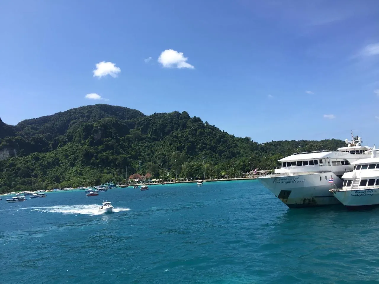 ***  ピピ シー アンド ヒル リゾート ピピ島 タイ王国